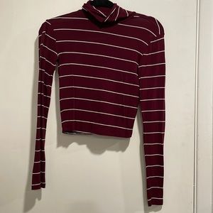 Long sleeve crop sweater/tee